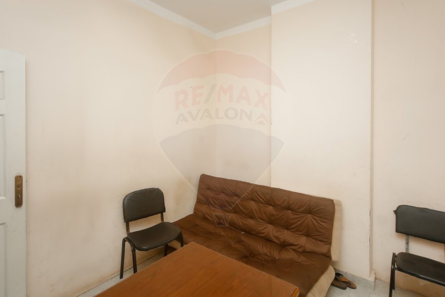 شقة إداري للإيجار 95 م الأزريطة (ش سوتر - أمام مجمع الكليات )