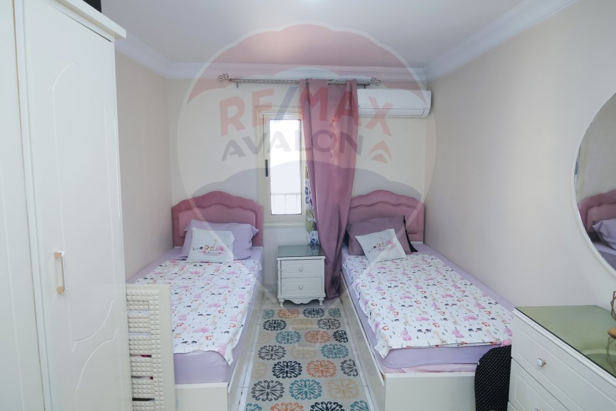Apartment for sale 130 m Moharam Bek (Zain El-Abedeen st)