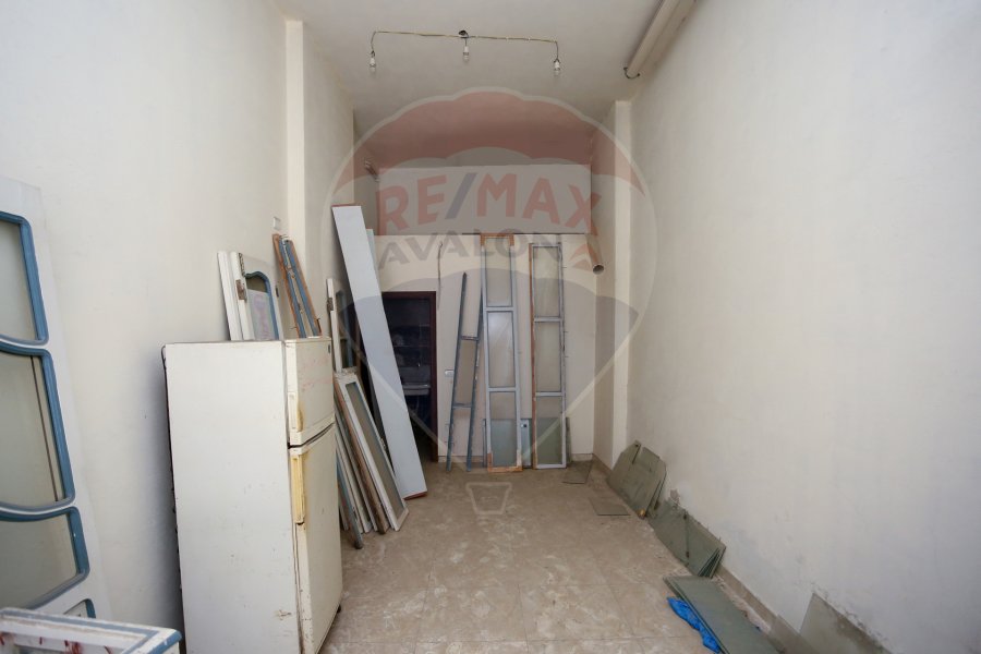 Pharmacy for sale 43 m Al-Seyouf (Ardh Al-Ma&amp;#039;aridh St.)