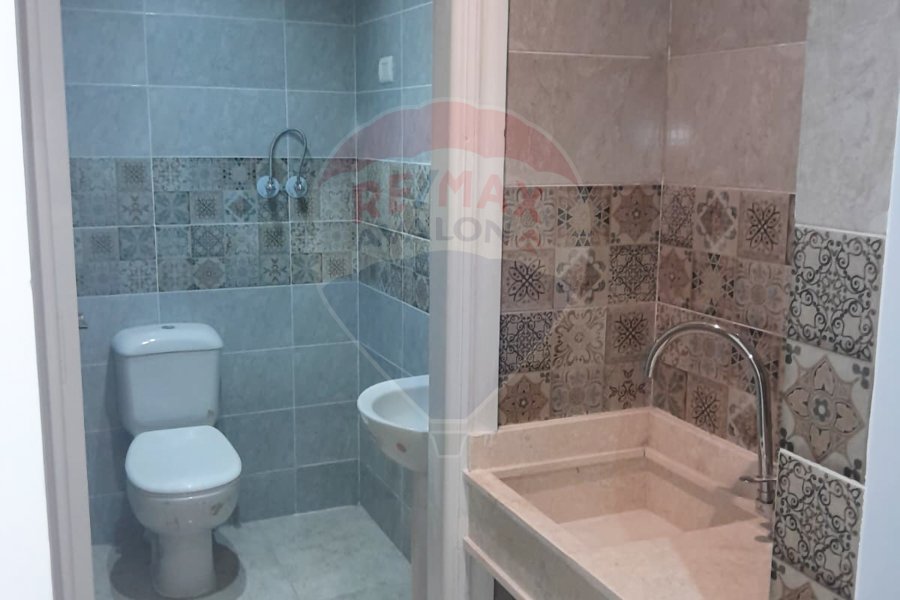 Administrative unit for rent 53 m Al-Azarita (Quota Land)