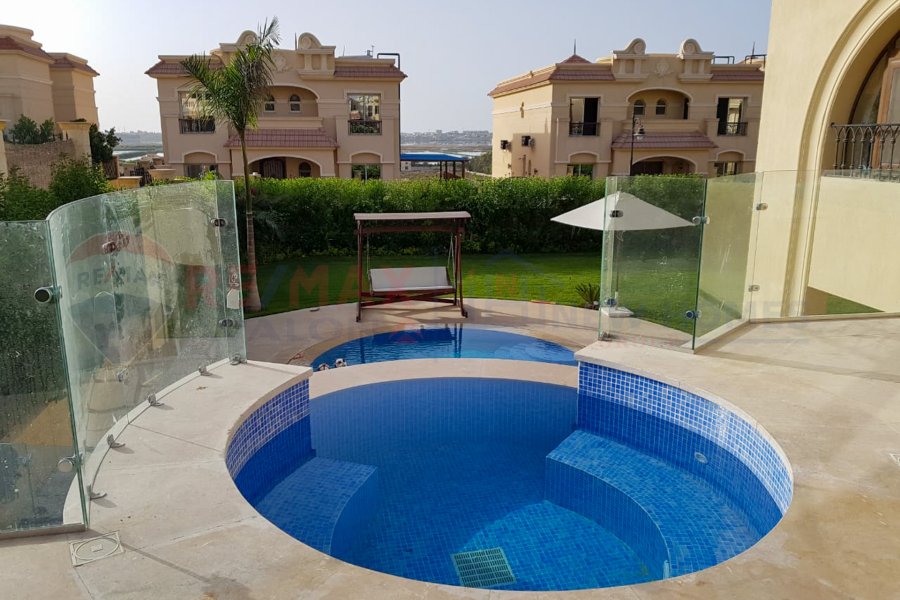 Furnished villa for rent 900 m King Mariout (King Heights compound)