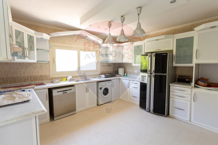 Twin House Villa for sale 450 m Alexwest (Antoniades phase)