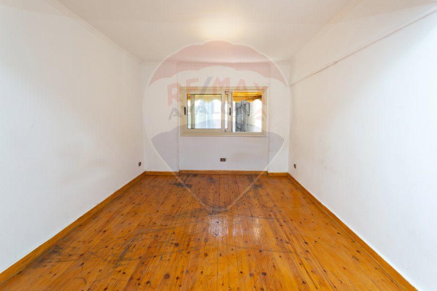 شقة للإيجار 250 م سموحة (تقسيم القضاه)