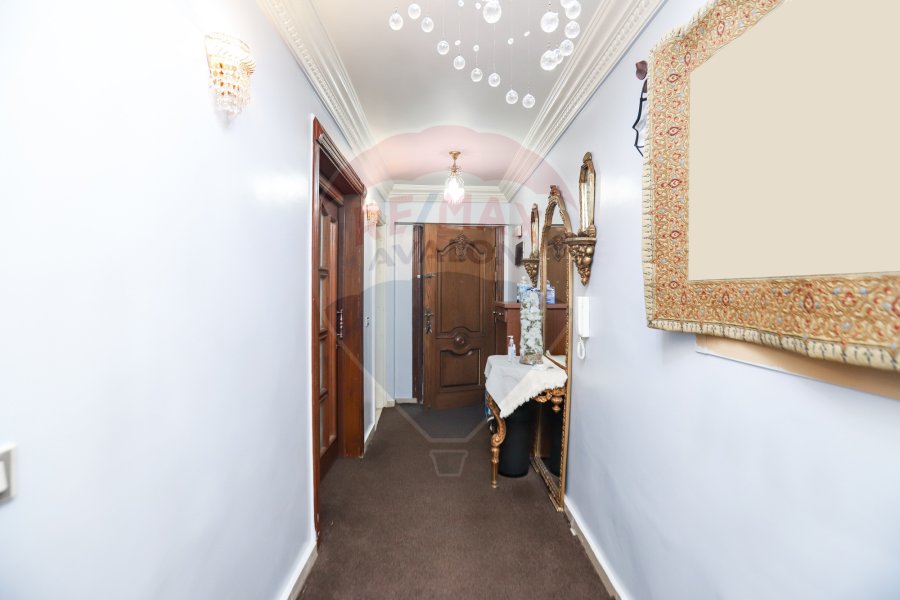 Apartment for sale 155 m Smouha (50's St.- Branshed from Moustafa Kamel St)