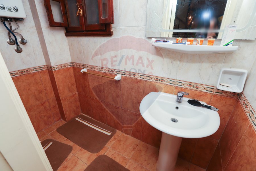 Furnished villa for rent 1,200 m King Mariot (next to Africana Hotel)
