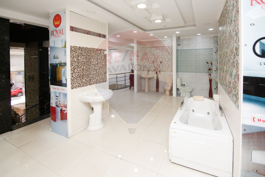 Commercial store for sale 2,200 m Al-Syouf (Gamila Bouhraid St.)