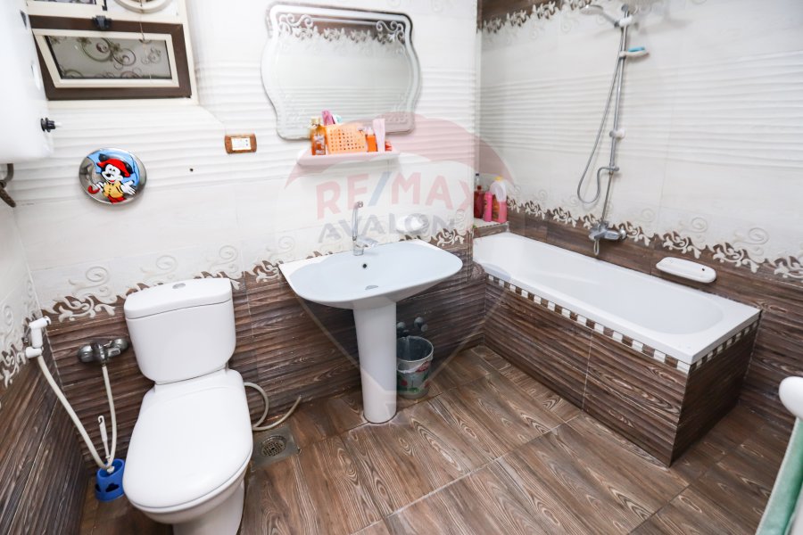 Apartment For Sale 200 m Elsaraya (Steps From Khaled Ebn Elwaleid St.)