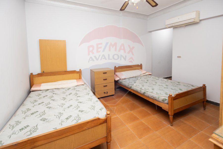 Apartment for sale 200 m Al-Mandara (directly on the sea)