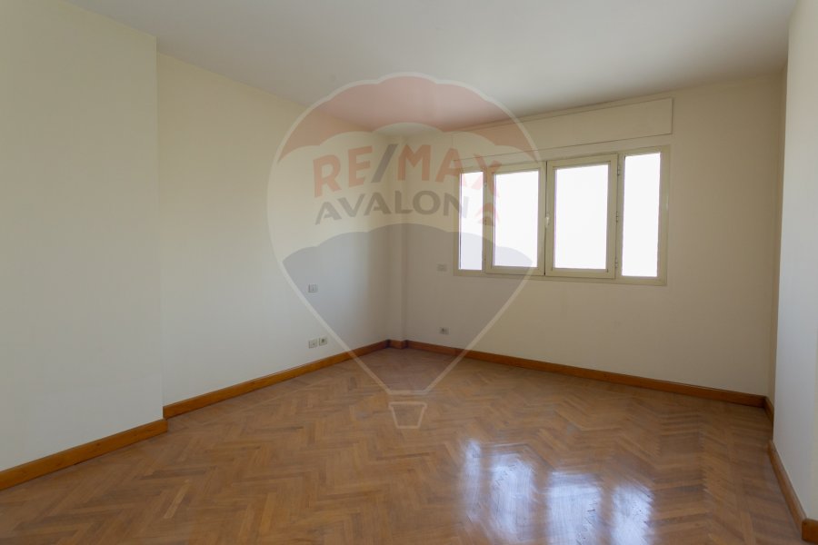 Apartment for sale, 248 m, Smouha (Fawzy Moaz Street, Lotus Tower)