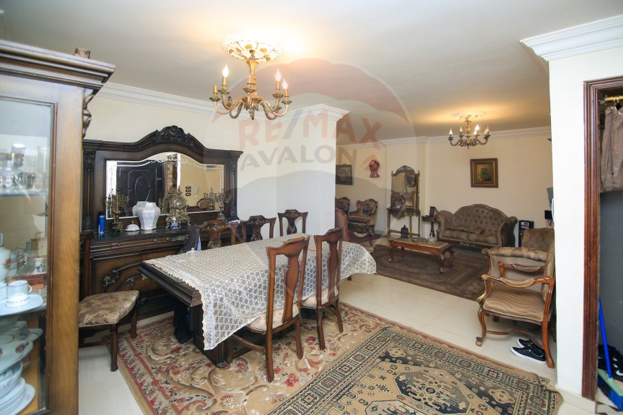Apartment for sale 210 m Gleem (branching from the sea)