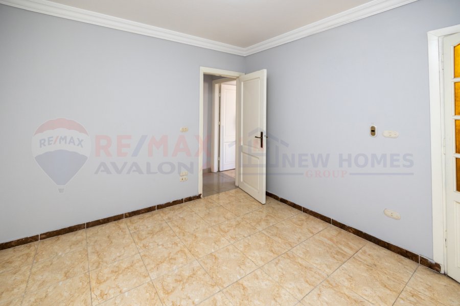 Apartment for sale 150 m Al-Ibrahimia (branched from Gawad Hosny st.)
