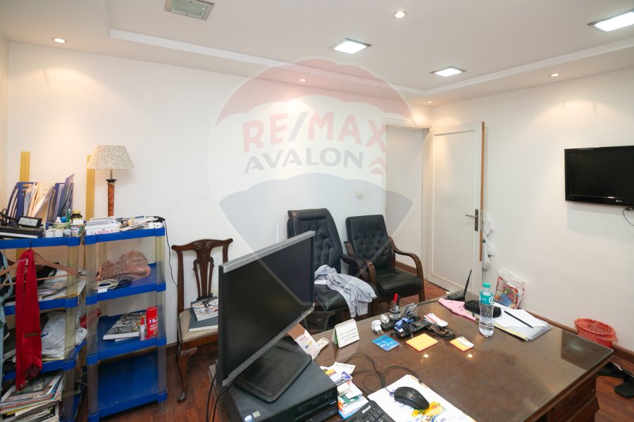 Shop 60 m + Mezzanine 130 m for rent, Rushdi (Syria St)