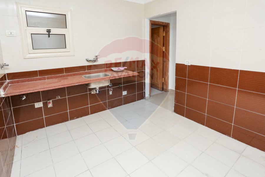 Apartment for sale 215 m Janaklis (Directly on Abo Qeer st)