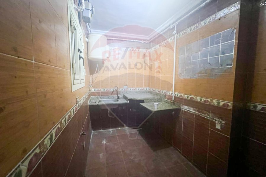 Apartment for sale 200 m Moharam bek (Mehwar El Mahmoudia)