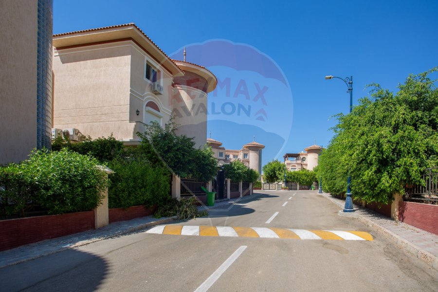 Twin House villa for sale 370 m King Mariout (Al Orouba Royal Compound)