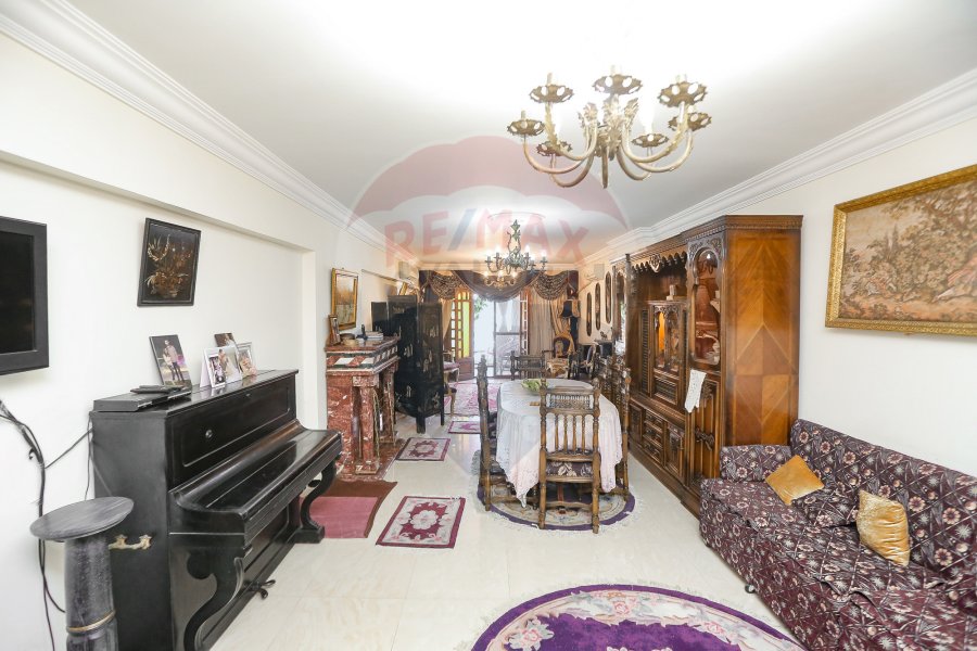 Apartment for sale 200 m Smouha (Zaki Ragab st - steps from Fawzi Moaz Square)