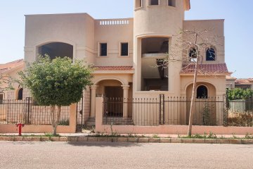 Villa for sale 838 m King Mariout (compound Alex West - Antoniades area