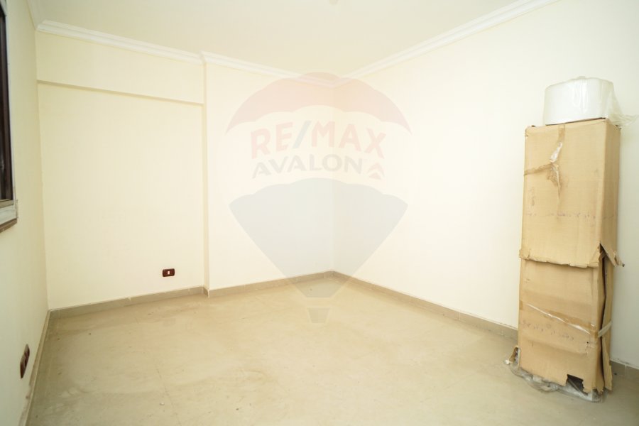 Apartment for Sale 135 m Louran (Steps from sea)