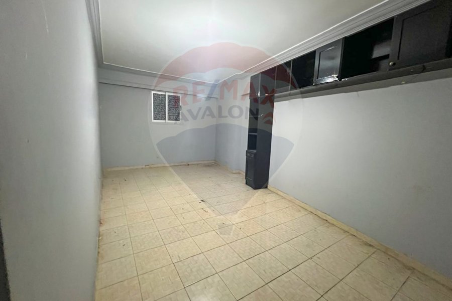 Apartment for sale 200 m Moharam bek (Mehwar El Mahmoudia)