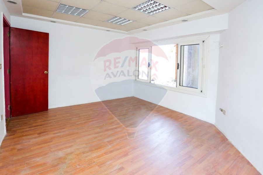 Administrative Unit For Rent 250 m Roushdy (Next To Hardee's)