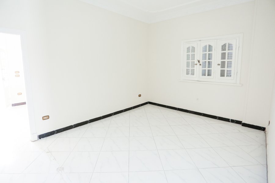 شقة للايجار 200 م كفر عبده (خطوات من حديقة اللمبي)