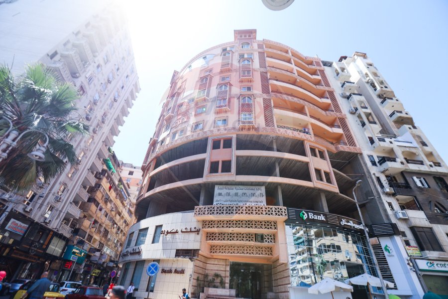 شقه للبيع 220 م جليم ( ش ابو قير مباشره )