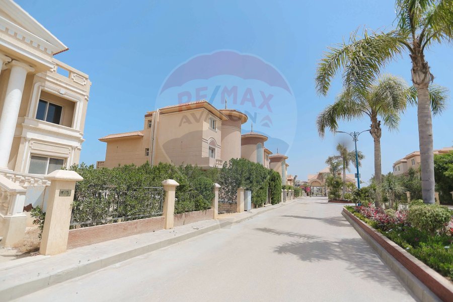 Standalone villa for sale King Mariout (Orouba Compound) 1,090 m