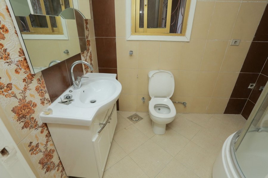 شقة للبيع 200م لوران - ش شعراوى