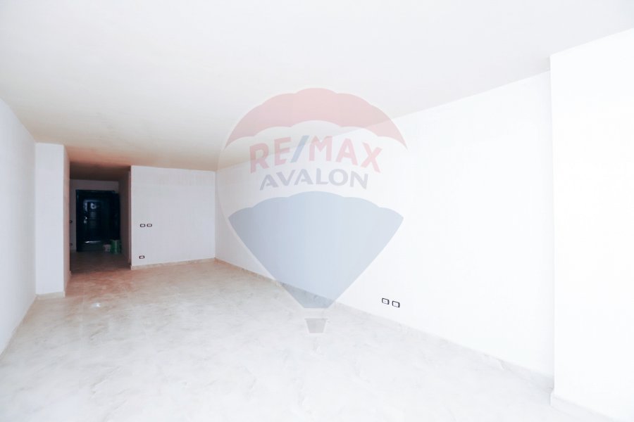 Apartment for sale 150 m El montaza (El halawani towers - Royal plaza)