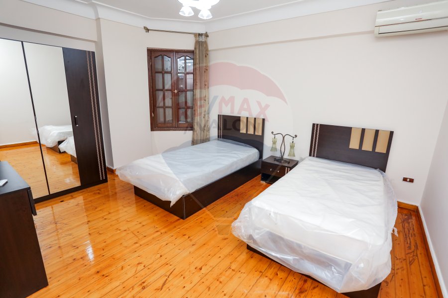 Furnished Apartment for rent 140 m Gleem ( Directly in Abo Qeer St.)