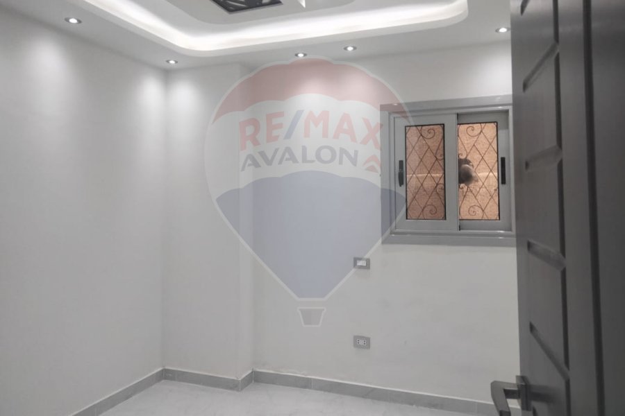 Clinic for rent 40 m Louran (Abu Qir st. directly - brand building)