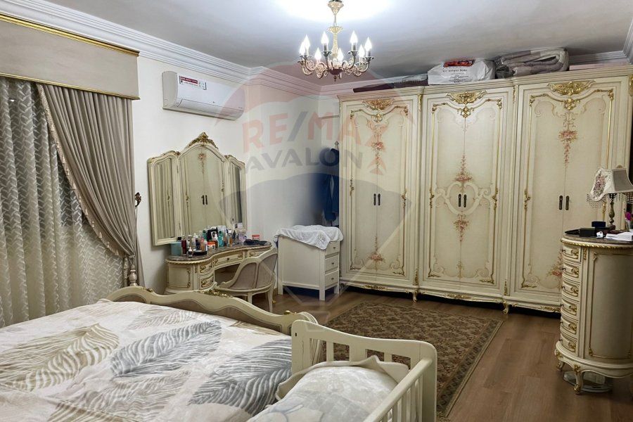 Apartment for sale 200 m San Stefano (Steps from Four Seasons)
