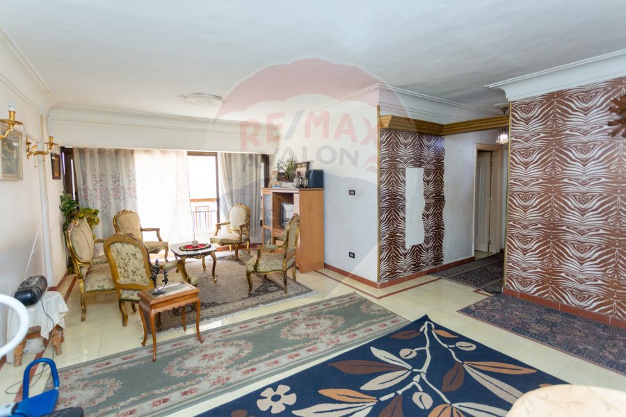 Apartment for sale 90 m Smouha (Steps from zahran market)