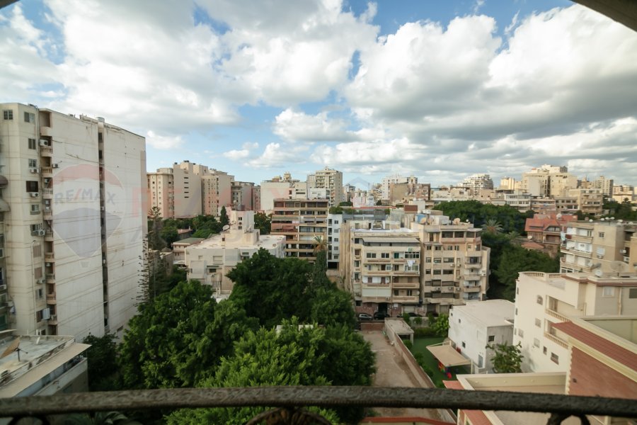 Apartment for sale 240 m Kafr Abdo (Sakina Bnt Al-Hussein st.)