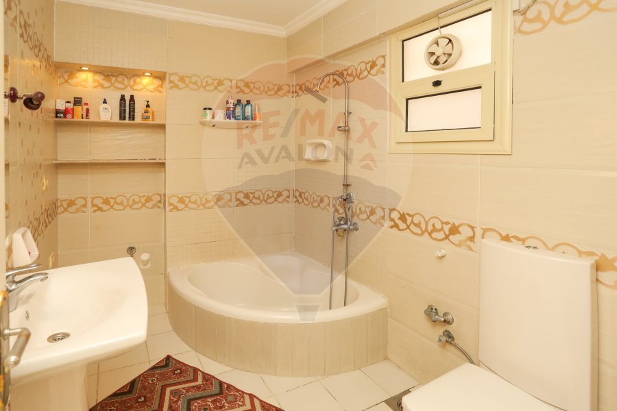 Furnished apartment for Rent 175 m Zezinia (Steps from Abo Qir st.)