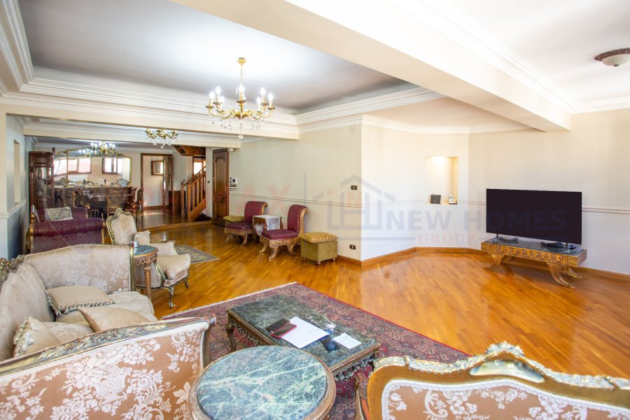 Triplex apartment for sale 220 m Stanly (near to the sea)
