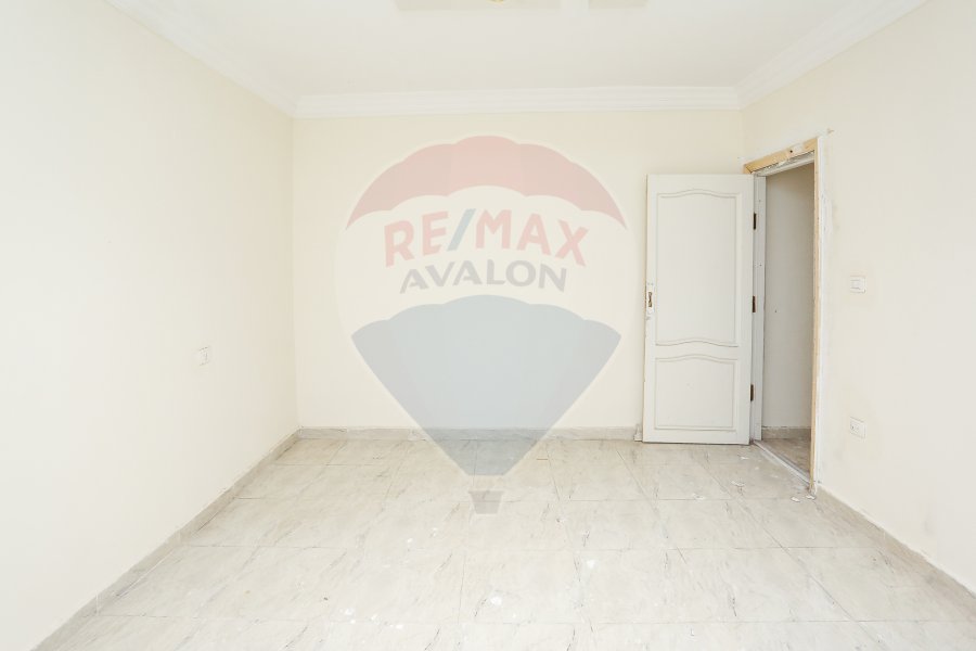 Apartment For Sale 140 m Smouha ( Sherif Ramzy St - Steps from Fawzi Moaz St )