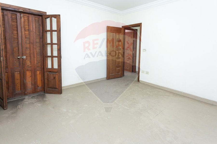 Administrative unit for sale 162 m Ibrahimia (Abo qir St.)
