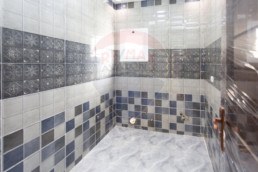 Stand alone villa for sale King Mariout (Behind King's Higher Institute) 500 m