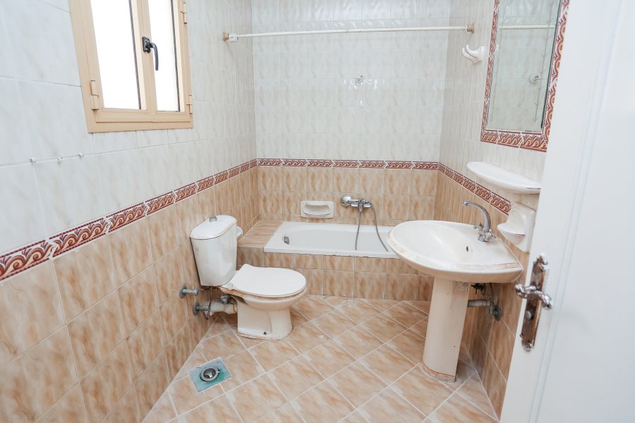 شقة للايجار 200 م كفر عبده (خطوات من حديقة اللمبي)