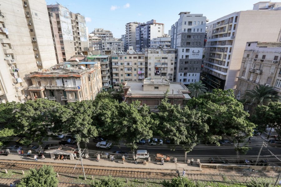 شقة مفروشة للإيجار120م مصطفي كامل (علي الترام مباشرة)