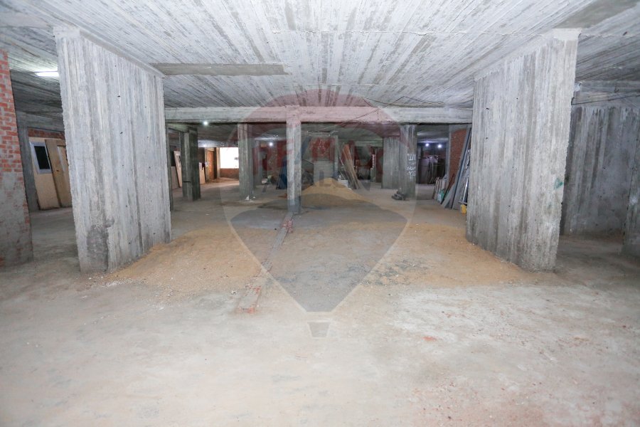 Mezzanine for rent 400 m Louran (directly Abu Qir St.)