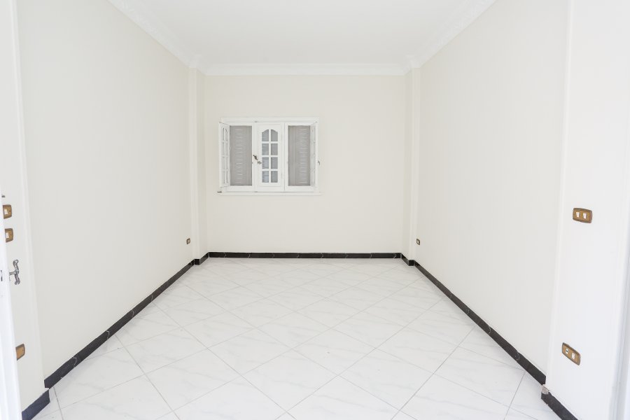 شقة للايجار 200 م كفر عبده (خطوات من حديقة اللمبي)