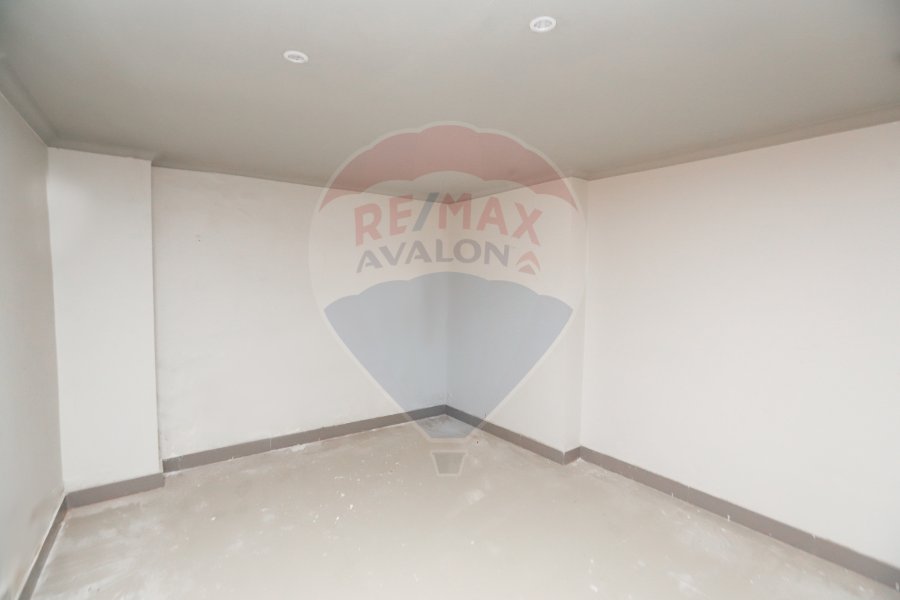 Shop for Rent 40  m Stanly (First num from sea