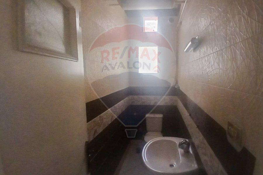 شقة للبيع 170 م لوران (خطوات من ش الاقبال)