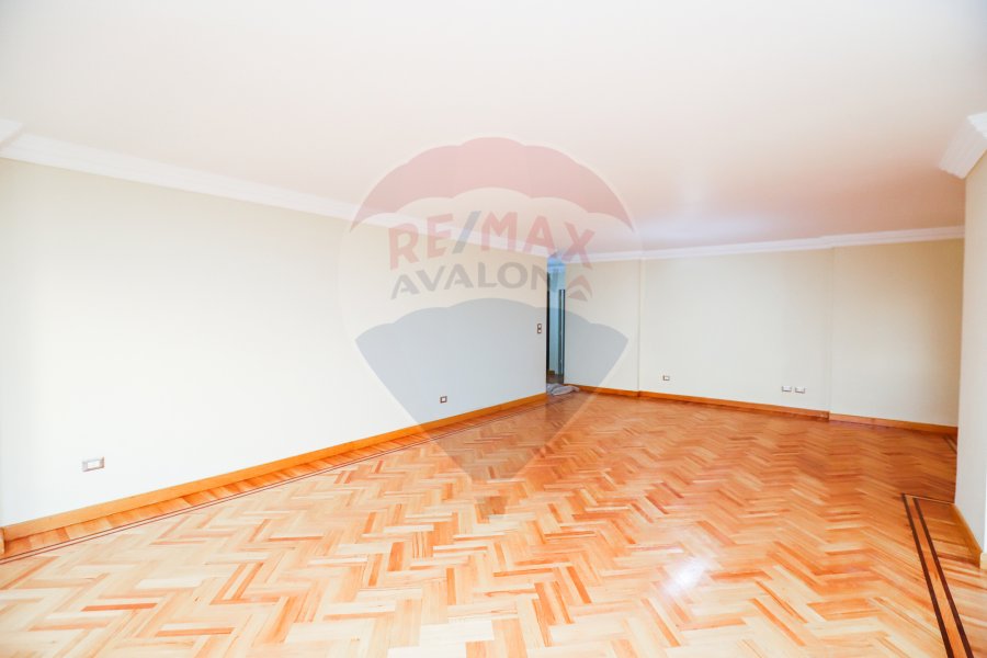 Apartment for Sale 210 m Lauran (Mohamed Farid St.)