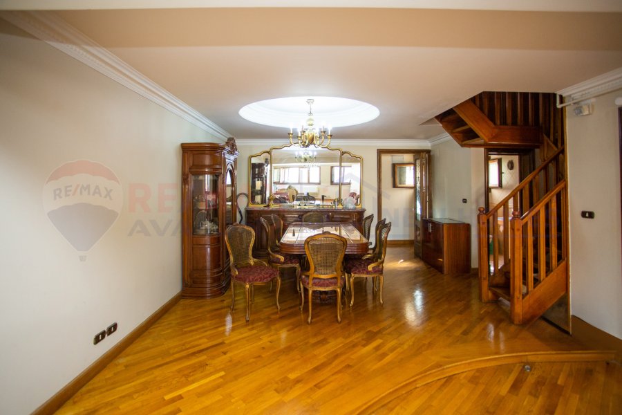 Triplex apartment for sale 220 m Stanly (near to the sea)