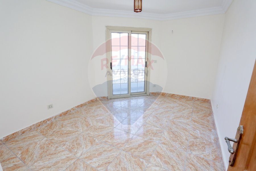 Apartment for sale 215 m Janaklis (Directly on Abo Qeer st)