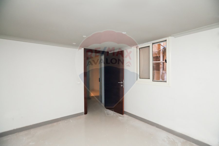 Shop for Rent 40  m Stanly (First num from sea