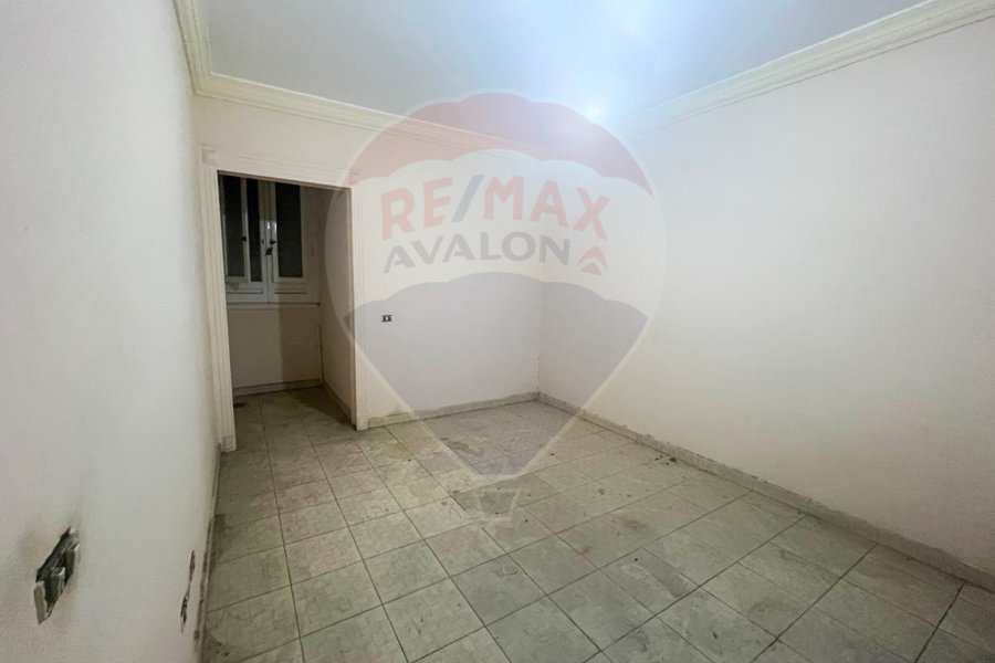 Apartment for sale 200 m Moharam bek (Mehwar El Mahmoudia)